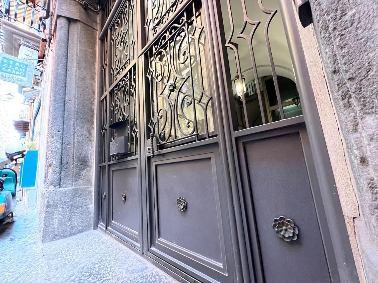 Traversa Toledo, Intero Appartamento Al Plebiscito نابولي المظهر الخارجي الصورة